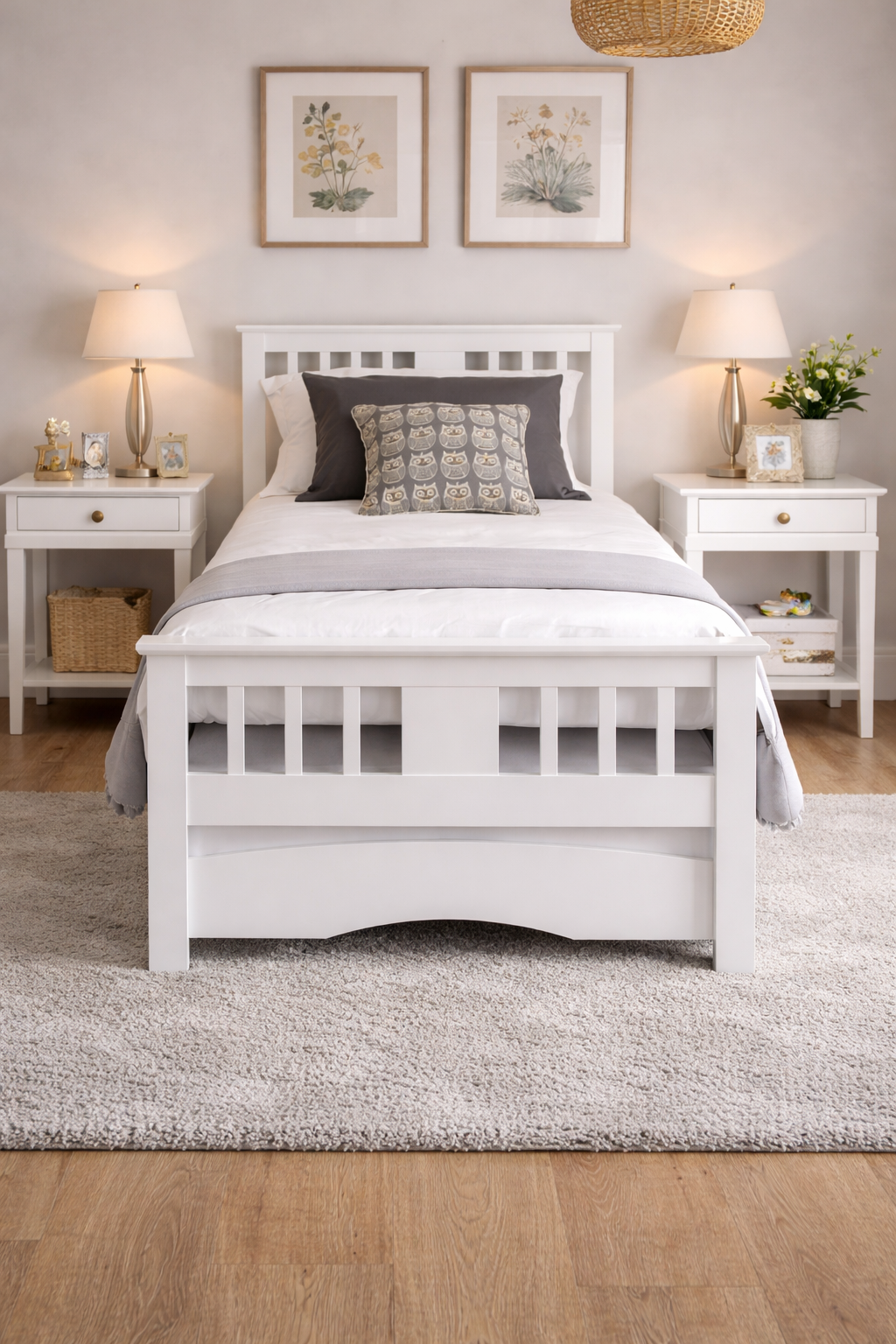 Lilly White Guest Bed with Pull Out Trundle